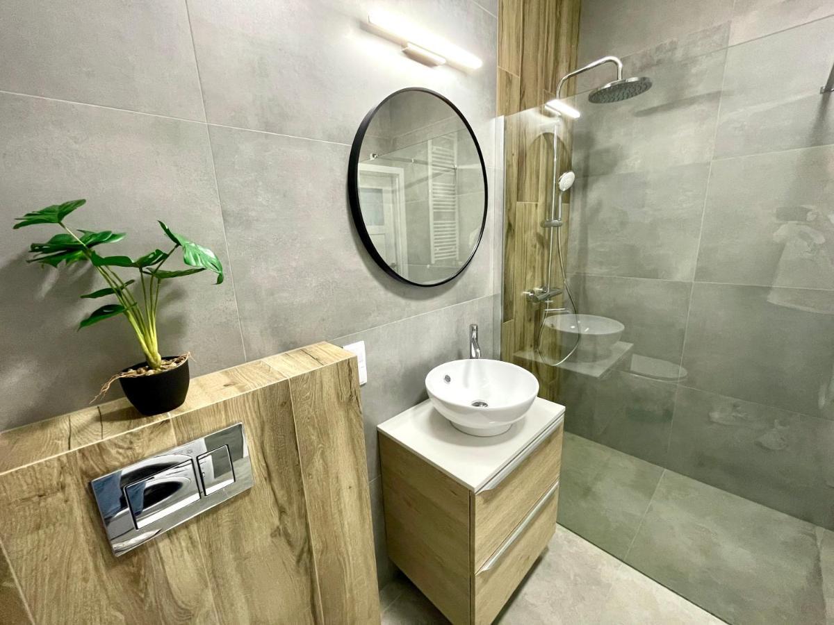 Modern Green Apartment Краков Экстерьер фото